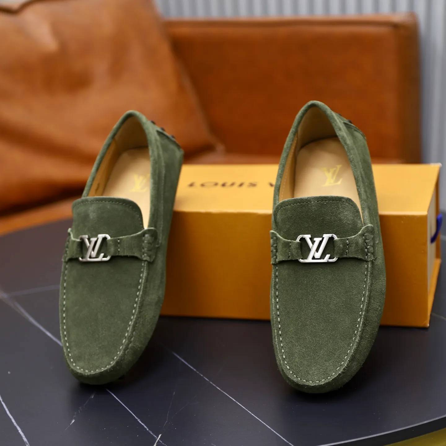 Ex-factory price: 480💰【LV】Louis Vuitton ⚠️High-end men’s driving and pedal series ⚠️38-44 (customized for 45) ⚠️All original cowhide leather! Thick and soft! Made entirely of calfskin lining! The latest non-slip beanie sole! Three-dimensional package technology! Fashionable and classic! Handicrafts! Original high quality! Feel free to compare!